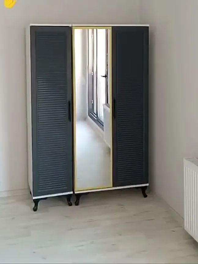 Aynalı üç kapaklı gardırop